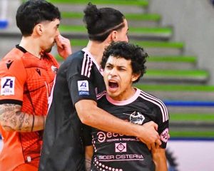 Esultanza di Nem dell' Ecocity Genzano