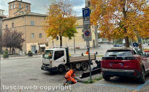 Viterbo - Tolte le panchine a piazza del Sacrario