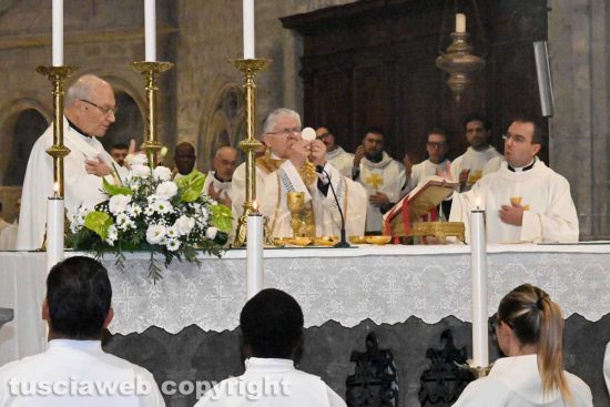 Celebrazione solenne nell’abbazia di San Martino al Cimino per gli ottocento anni dalla consacrazione - Il vescovo Orazio Francesco Piazza
