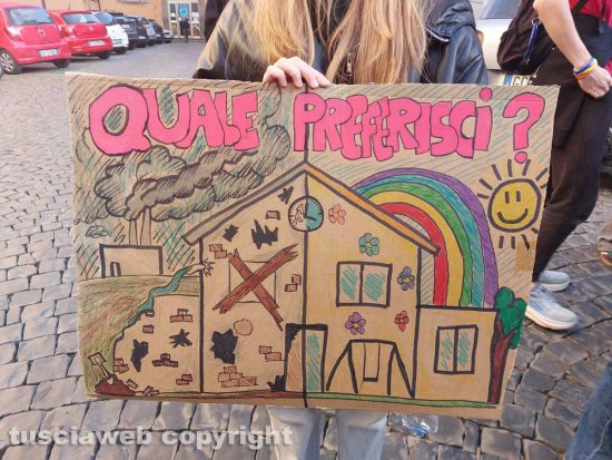 Viterbo - La protesta degli studenti