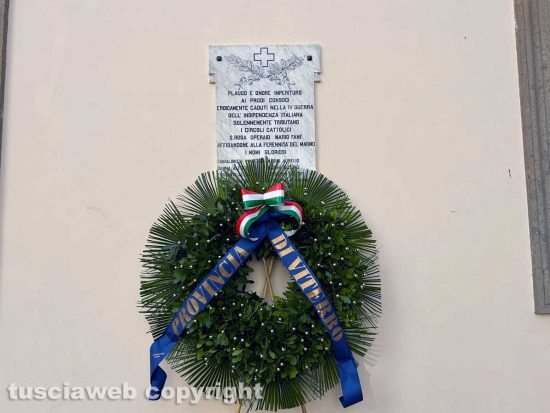Viterbo - La lapide del 1921 dedicata ai caduti viterbesi della Prima guerra mondiale ricollocata
