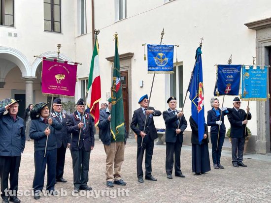 Viterbo - La lapide del 1921 dedicata ai caduti viterbesi della Prima guerra mondiale ricollocata con una cerimonia