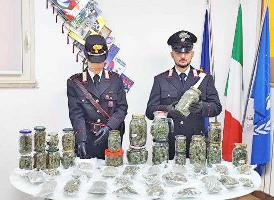 Roma - Quasi 3 chilogrammi di droga sequestrata dai carabinieri