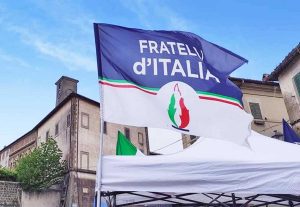 Oriolo Romano - Bandiere di Fratelli d'Italia