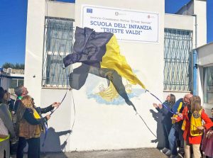 Il Lions Club dona una nuova targa d'intitolazione alla scuola dell'infanzia "Trieste Valdi"