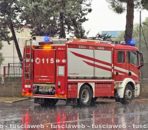 Civitavecchia - I vigili del fuoco davanti alla Galice