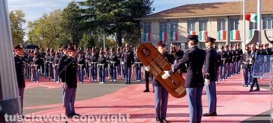 Viterbo - Scuola sottufficiali dell'esercito - La consegna del grado agli allievi marescialli