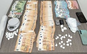 Civita Castellana - Carabinieri - La droga e il materiale sequestrati