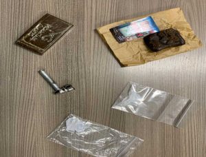 Sutri - Carabinieri - La droga e il materiale sequestrati