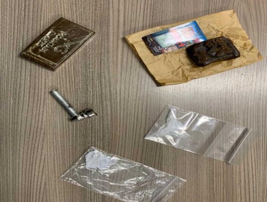Sutri - Carabinieri - La droga e il materiale sequestrati