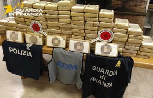 Civitavecchia - La cocaina sequestrata al porto