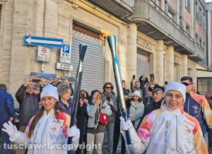 Montefiascone - Il passaggio della fiaccola olimpica a piazza Vittorio Emanuele