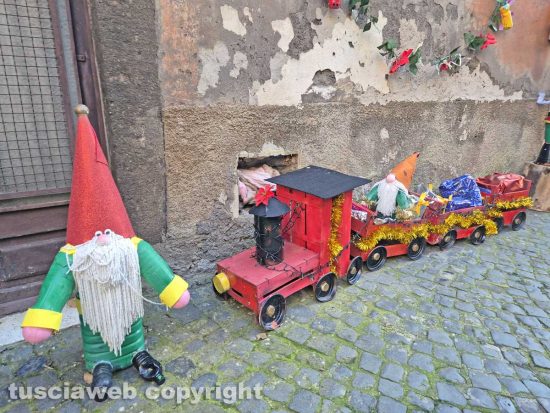 Montefiascone - Gli addobbi in via Porticella