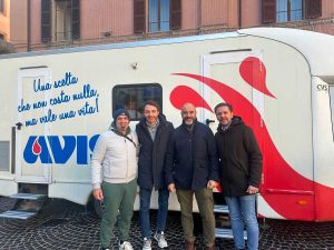 Viterbo - L'automoteca dell'Avis in piazza della Repubblica