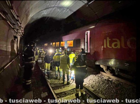 Guasto a un treno Italo nella galleria, soccorsi per 460 passeggeri