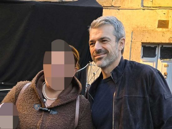 Luca Argentero a Oriolo Romano con i fan