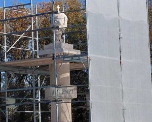 Nepi - La stele tornata al suo posto