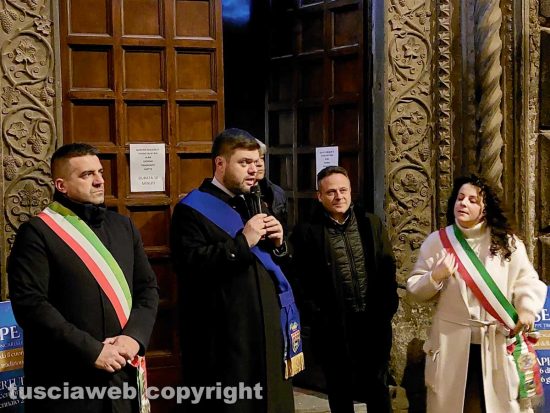 Provincia - L'inaugurazione del presepe artistico - Adelio Gregori, Alessandro Romoli, Giuseppe Troncarelli e Chiara Frontini