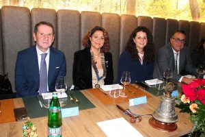 La sindaca Chiara Frontini con la presidente del Rotary Club di Viterbo Alexia Paolocci