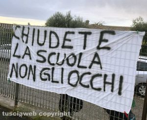 Vetralla - La protesta per i topi all'Iis Farnese