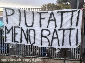 Vetralla - La protesta per i topi all'Iis Farnese