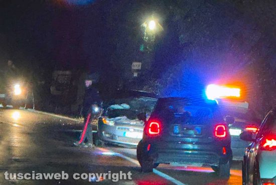 Caprarola – Paura nella notte di Natale sulla strada Cimina per un incidente tra tre auto