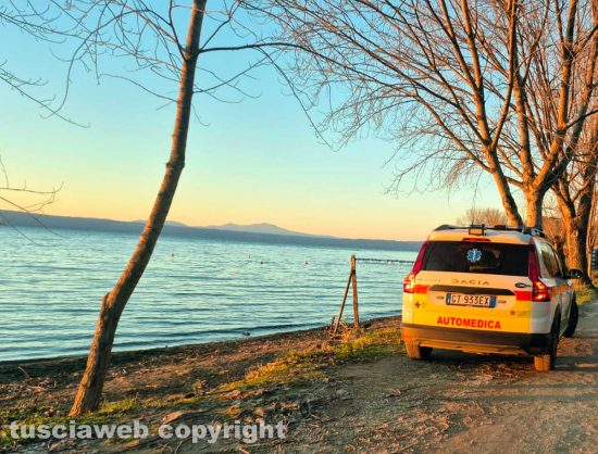 Montefiascone - Giovane trovato morto al lago
