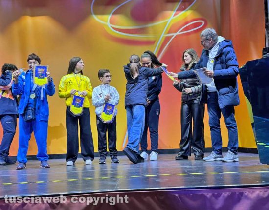 Fiamma olimpica a Viterbo - La premiazione delle eccellenti sportive a piazza Martiri di Ungheria