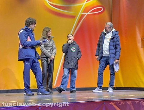 Fiamma olimpica a Viterbo - La premiazione a piazza Martiri di Ungheria