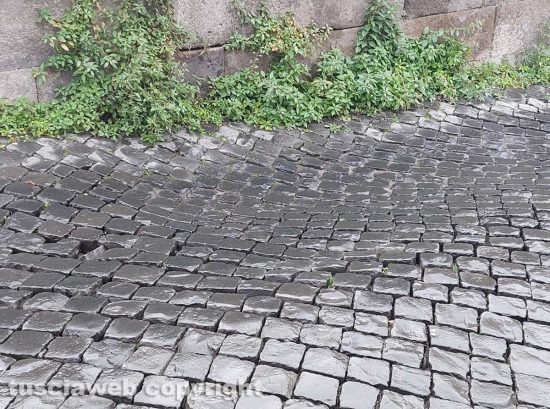 Viterbo - L'avvallamento di via Dante