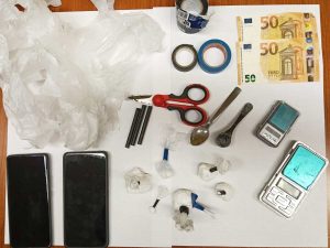 Viterbo - La droga e il materiale sequestrati