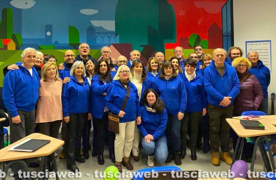 Un gruppo di volontari di Viterbo con amore