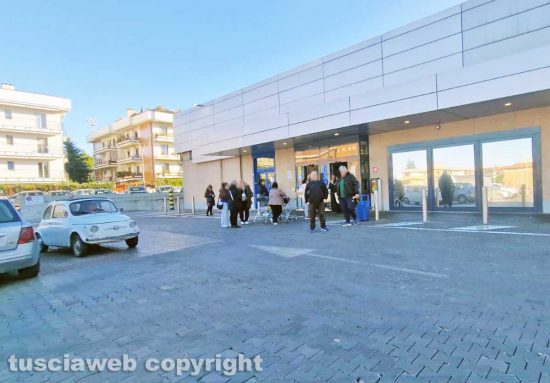 Viterbo - Vigili del fuoco alla Lidl