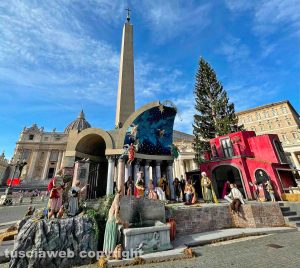 Roma - Il presepe in piazza San Pietro