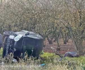 Ronciglione - Perde il controllo dell'auto e finisce in un campo