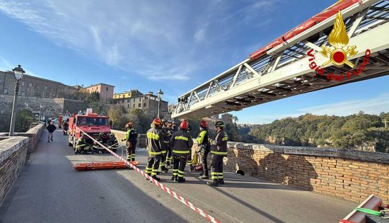 Civita Castellana - Esercitazione dei vigili del fuoco