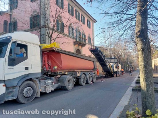 Viterbo - Viale Trieste, iniziata la fresatura