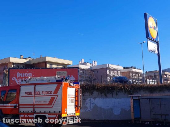 Viterbo - Vigili del fuoco alla Lidl