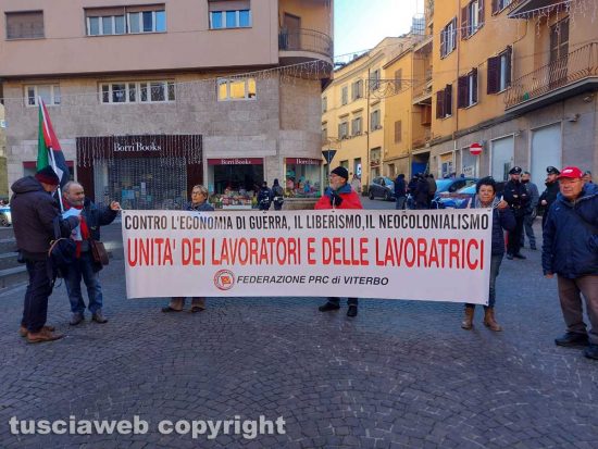 Viterbo - La protesta di Cgil in piazza della Repubblica