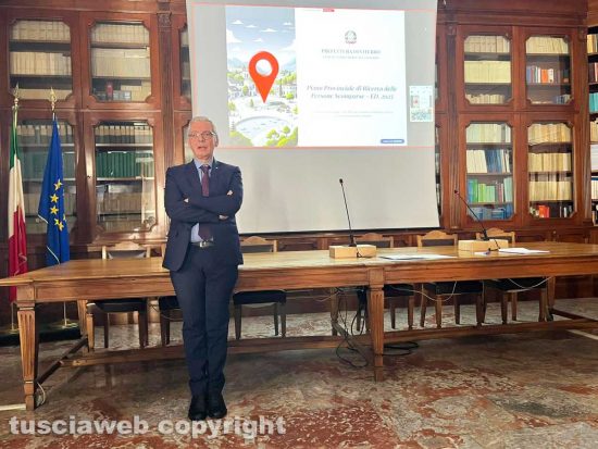 Viterbo - Il prefetto Sergio Pomponio presenta il nuovo Piano provinciale di ricerca delle persone scomparse