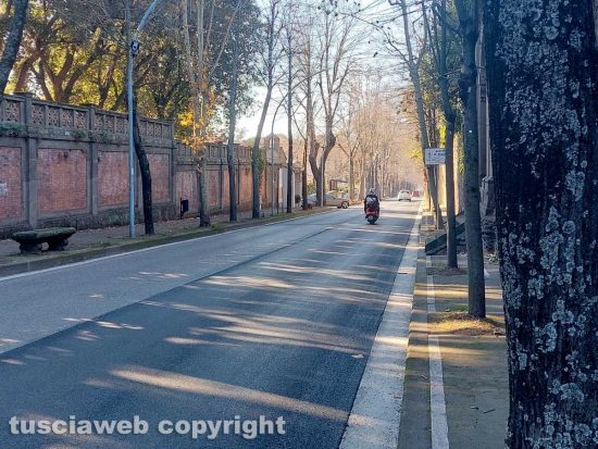 Viterbo - Viale Trieste asfaltata con quattro mesi di ritardo