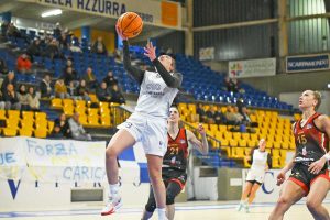 Angelica Bardarè dell'Ants Basket in azione