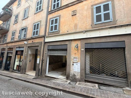 Viterbo - La nuova sede della pasticceria Casantini in via Cairoli