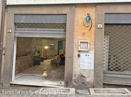 Viterbo - La nuova sede della pasticceria Casantini in via Cairoli