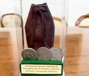 Le monete donate dall'Associazione Historica al comune di Ronciglione