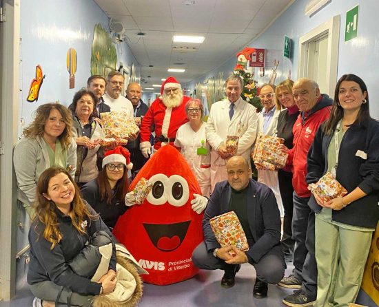 Babbo Natale arriva al Santa Rosa, donazioni dell'Avis al reparto pediatria
