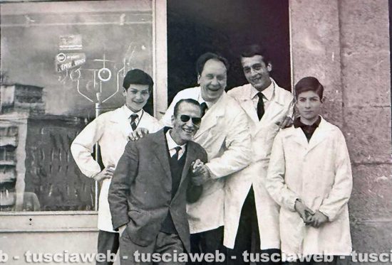 Viterbo - La barberia di San Faustino - Fausto Braconcini con i suoi collaboratori