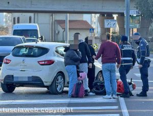 Viterbo - Scontro auto-motorino davanti al cimitero San Lazzaro