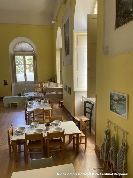 L'interno del complesso scolastico Cardinal Ragonesi