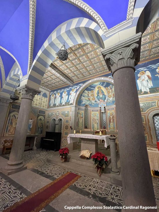 L'interno del complesso scolastico Cardinal Ragonesi